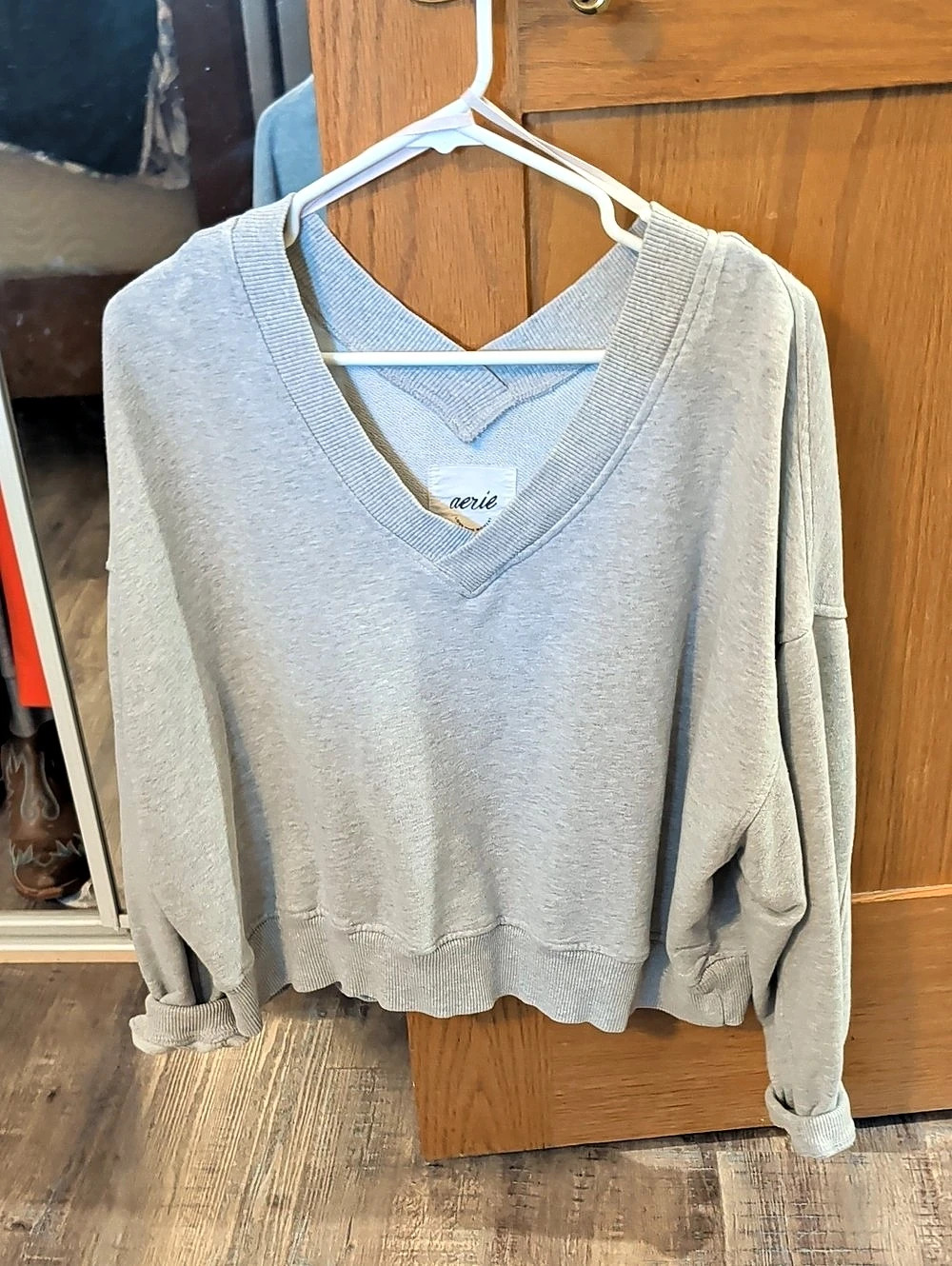 Aerie Wonder Textured V-Neck Sweatshirt Gray Medium